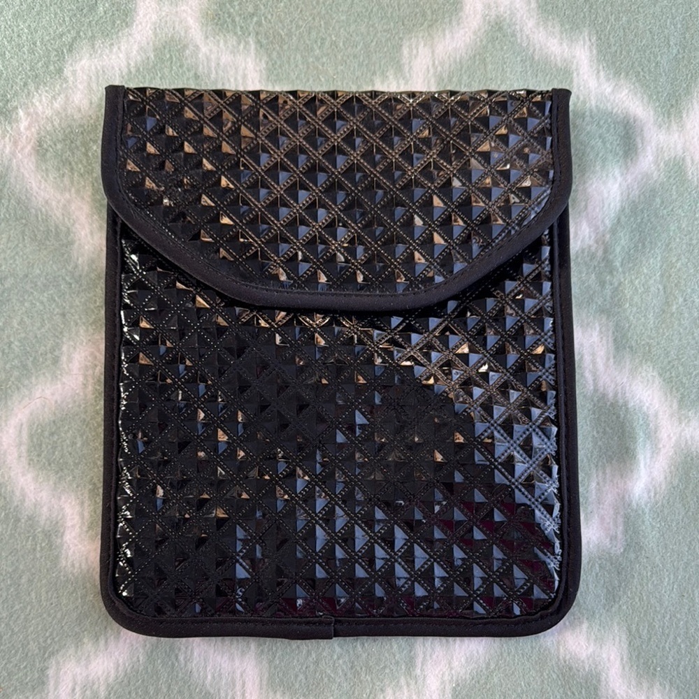 Studio C tablet sleeve by Carolina Pad - black